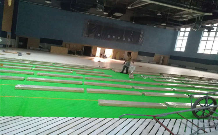 給運(yùn)動(dòng)木地板打蠟就是吃錯(cuò)藥啦