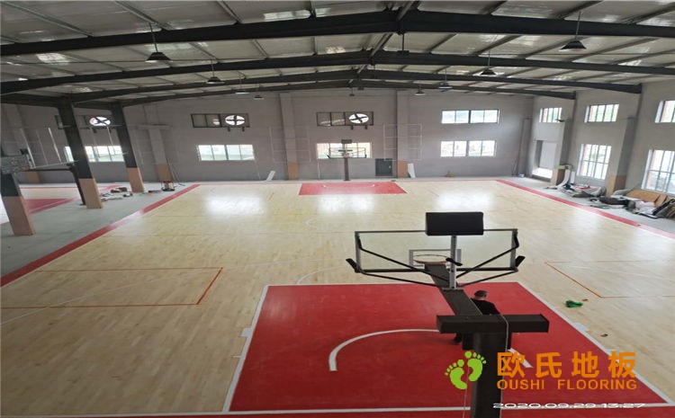 山東淄博市西域城籃球館雙層龍骨木地板項(xiàng)目