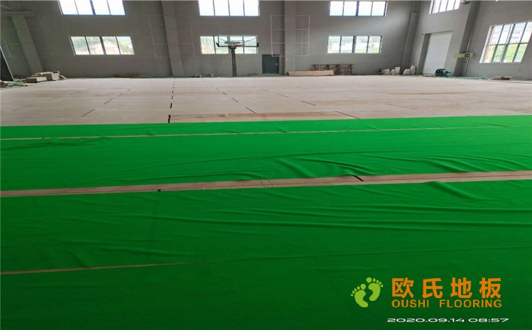山東淄博市西域城籃球館雙層龍骨木地板項(xiàng)目