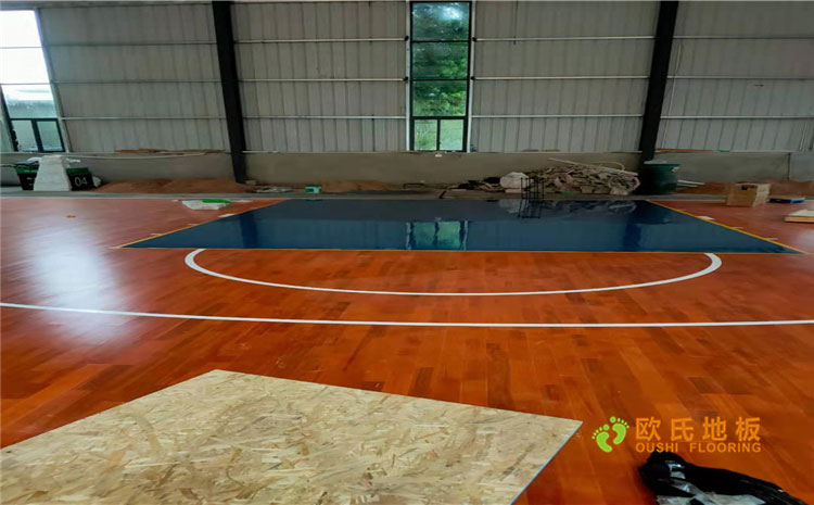 貴州銅仁體育館雙層龍骨結構木地板案例