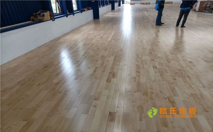 湖北武漢體育館單龍骨結構木地板案例