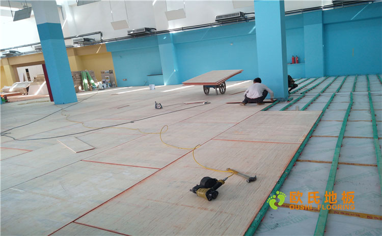 新疆烏魯木齊羽毛球館乒乓球館單龍骨木地板案例